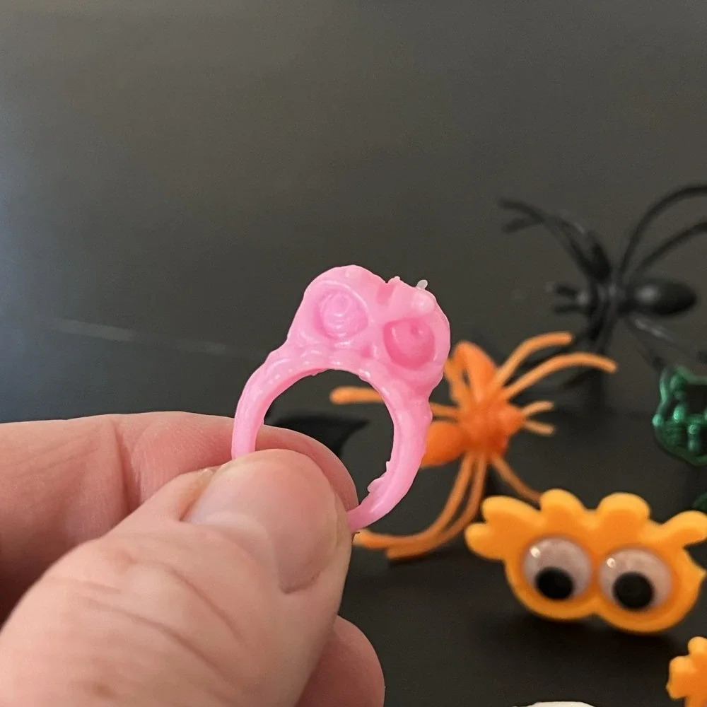 Vintage Halloween Ring Lot Plastic Jack O Lantern Black Cat Skull Witch Fingers
